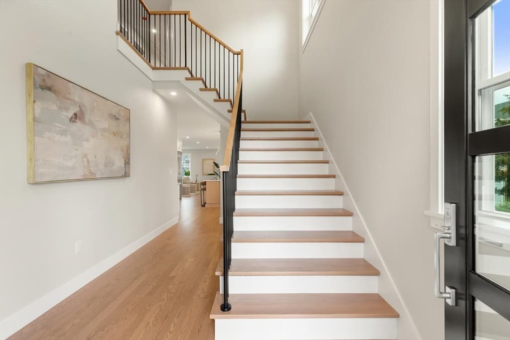30 Calvin St, Lexington MA 02420 photo 2