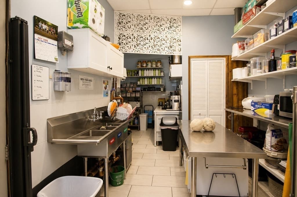 638 Chelmsford, Lowell MA 01851 photo 6
