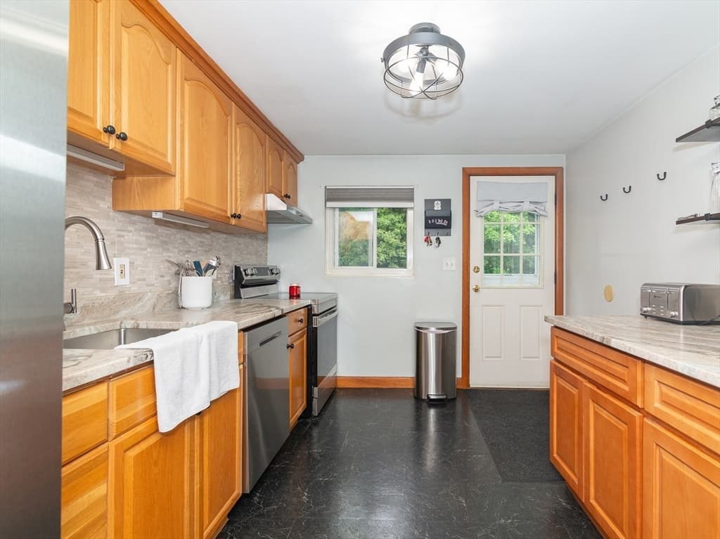 Condominium at 702 Main Street, Millis MA 02054, photo 6 of 37
