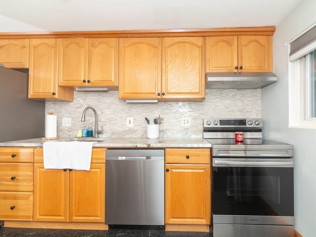 Condominium at 702 Main Street, Millis MA 02054, photo 5 of 37