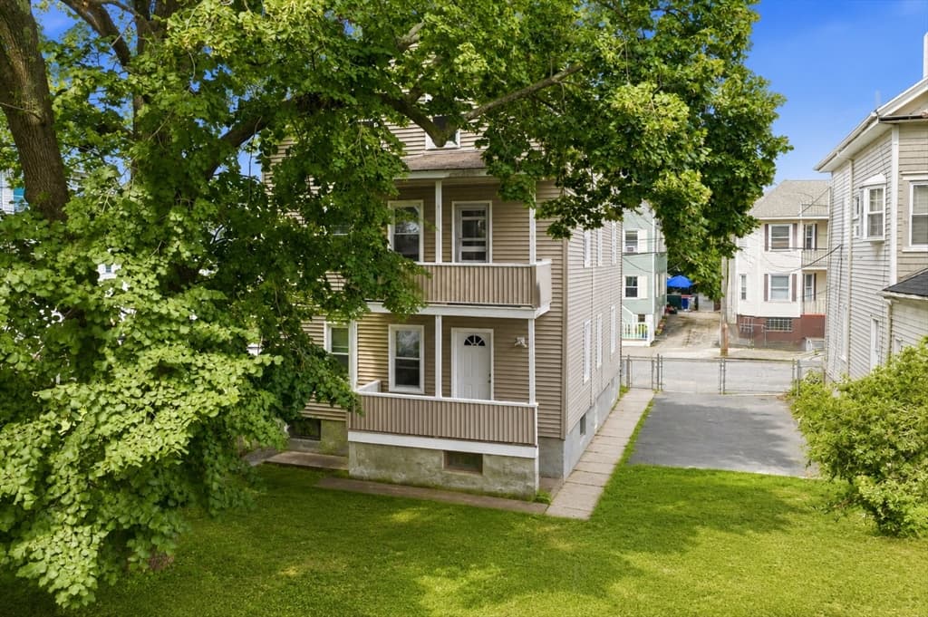 17 Salisbury St, New Bedford MA 02744 photo 4