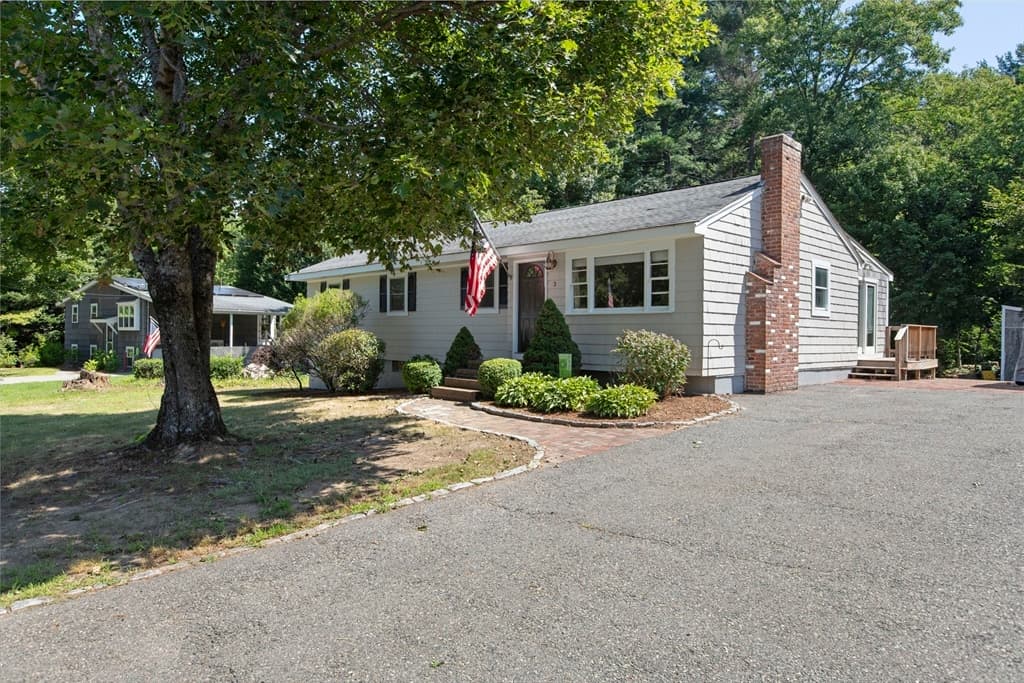 3 Parliament Dr, Franklin MA 02038 photo 2