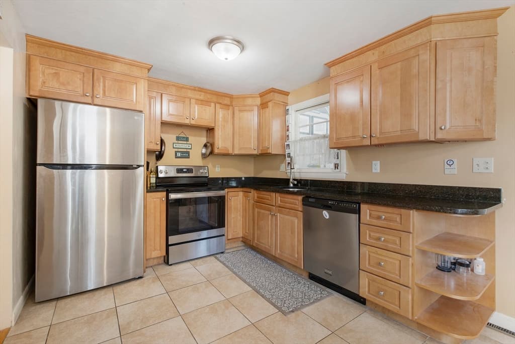 3 Parliament Dr, Franklin MA 02038 photo 6