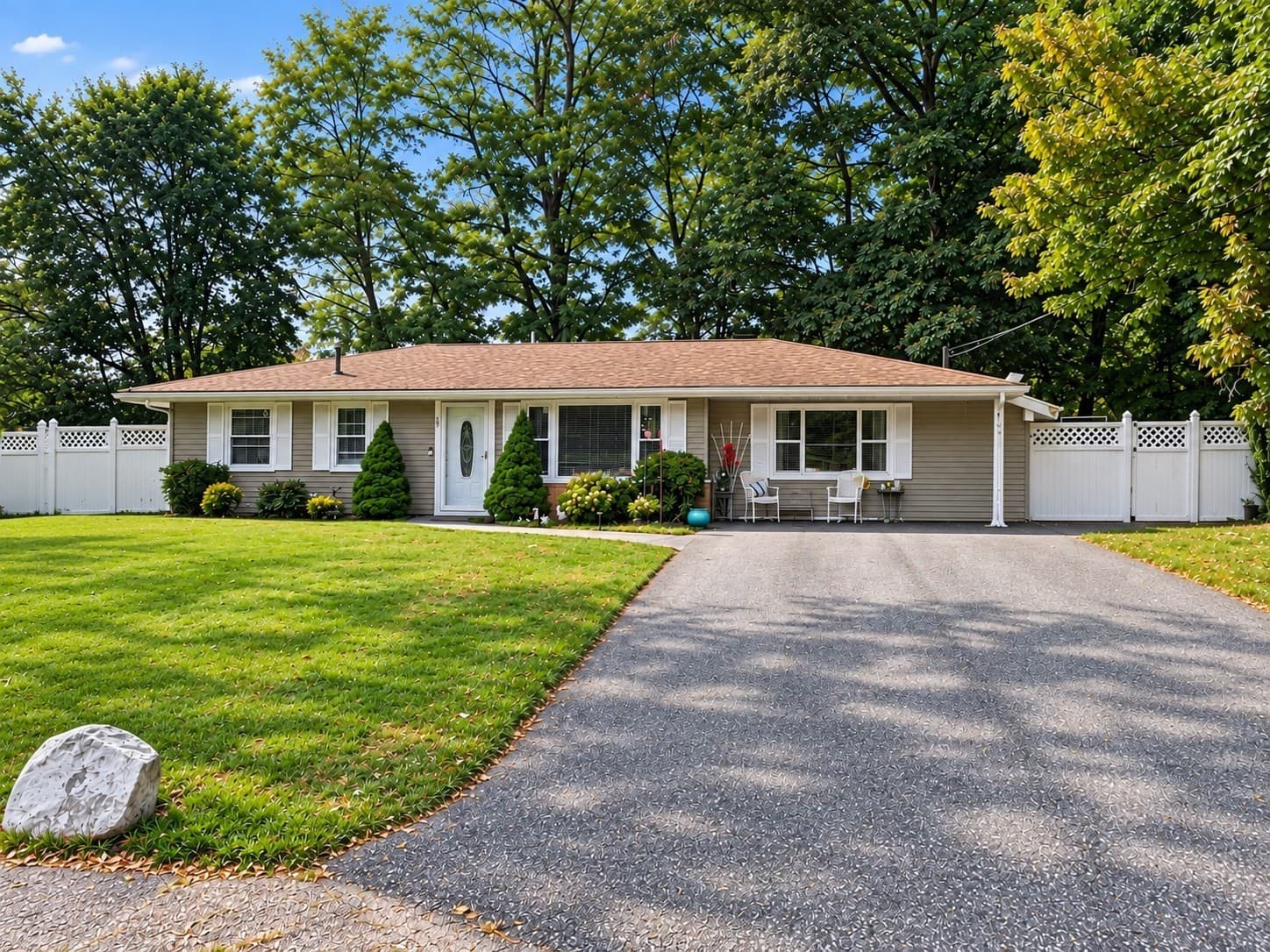 52 Dodge Rd, Brockton MA 02302