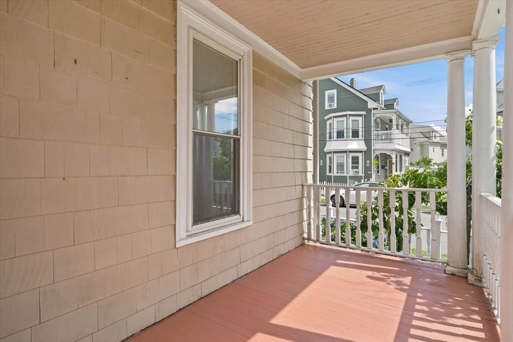 17 Basset St, Lynn MA 01902 photo 4