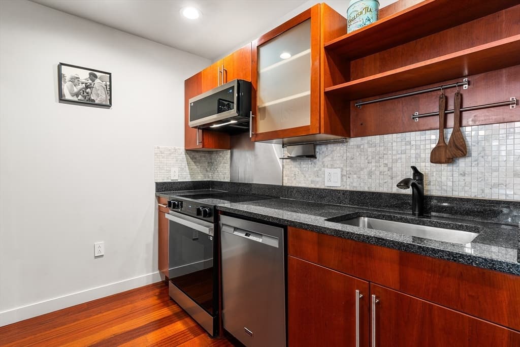 17 Otis St # 105, Cambridge MA 02141 photo 4