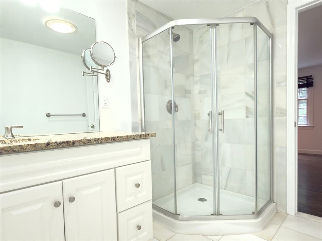Condominium at 16 Jericho Rd # 16, Weston MA 02493, Weston, photo 7 of 12