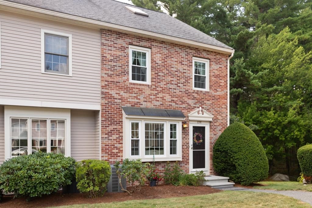 27 E Brookfield Drive, Groton MA 01450