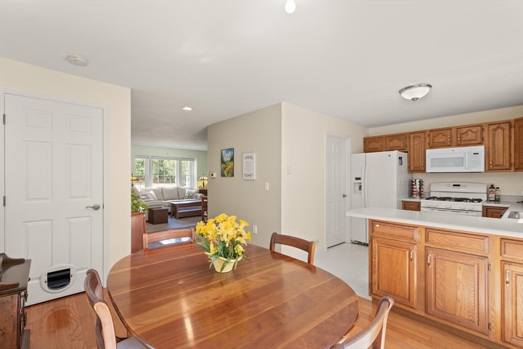 27 E Brookfield Drive, Groton MA 01450 photo 9