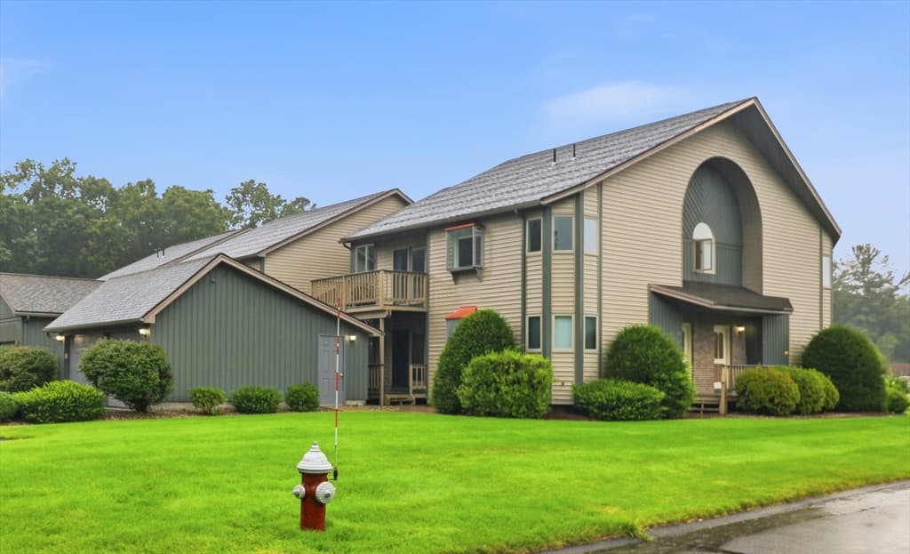 40 Pine Grove Dr # 40, South Hadley MA 01075