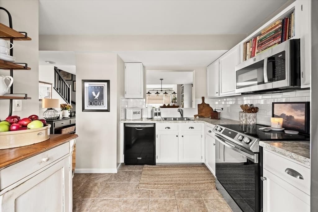 1316 Carriage Ln # 1316, Taunton MA 02780 photo 6