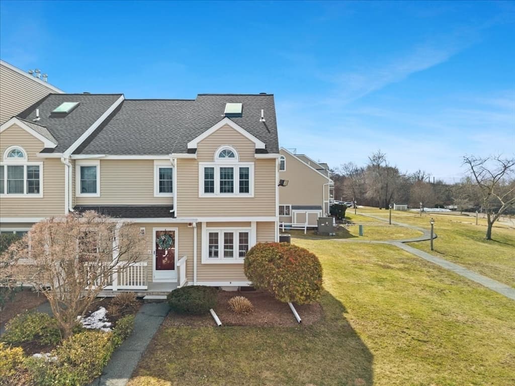 1316 Carriage Ln # 1316, Taunton MA 02780