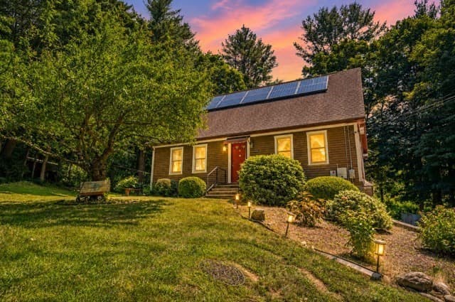 6 Wire Village Rd, Spencer MA 01562