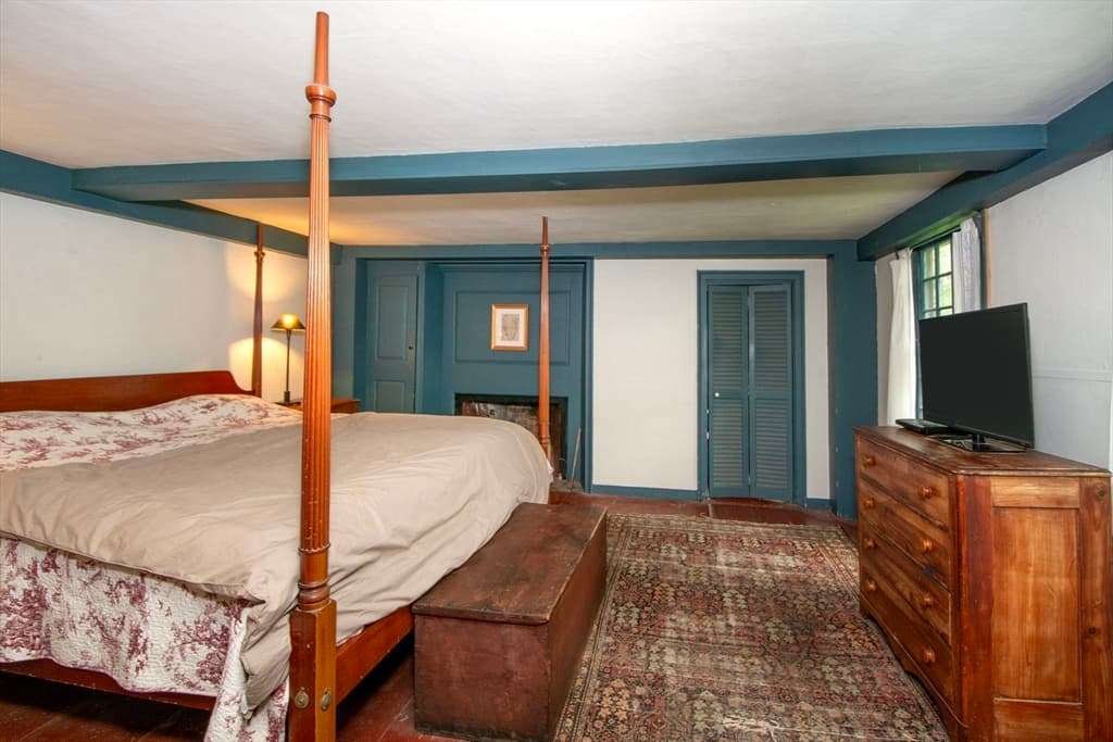 374 High St, Pembroke MA 02359 photo 12