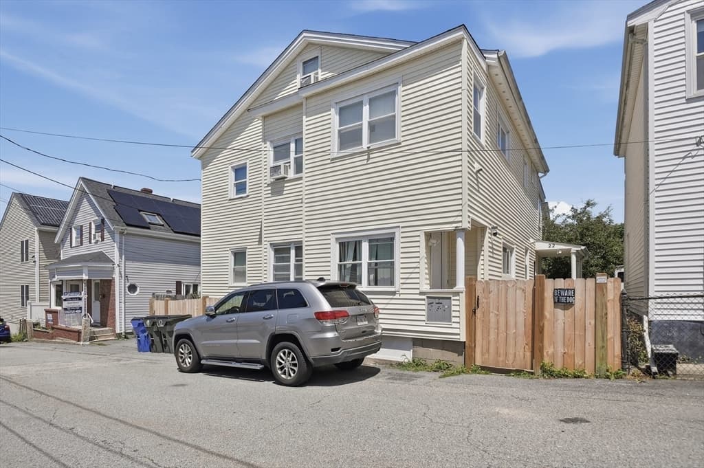22 Sachem St, Fall River MA 02724 photo 2