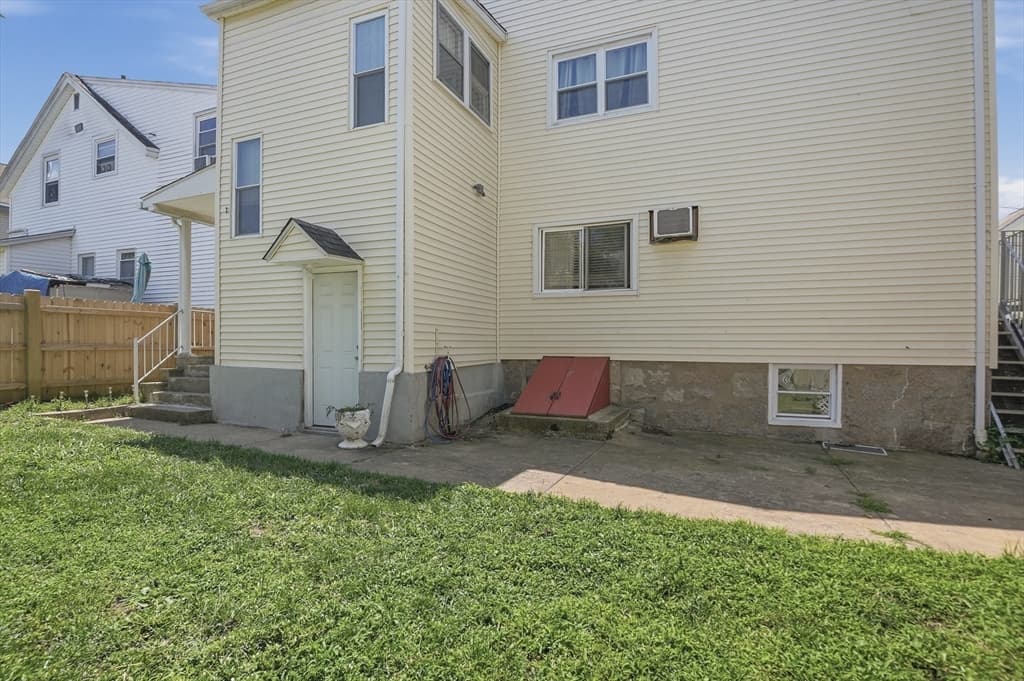 22 Sachem St, Fall River MA 02724 photo 5