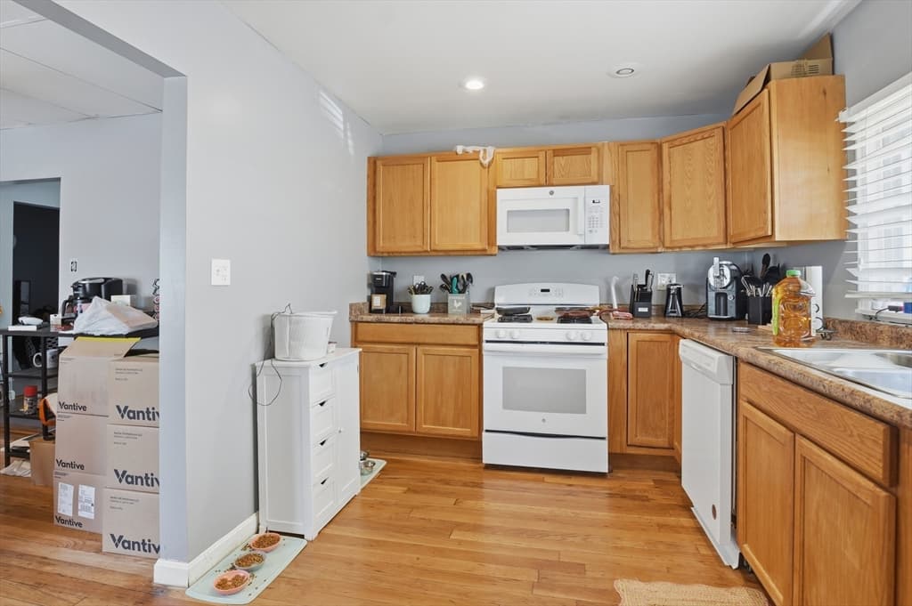 22 Sachem St, Fall River MA 02724 photo 8