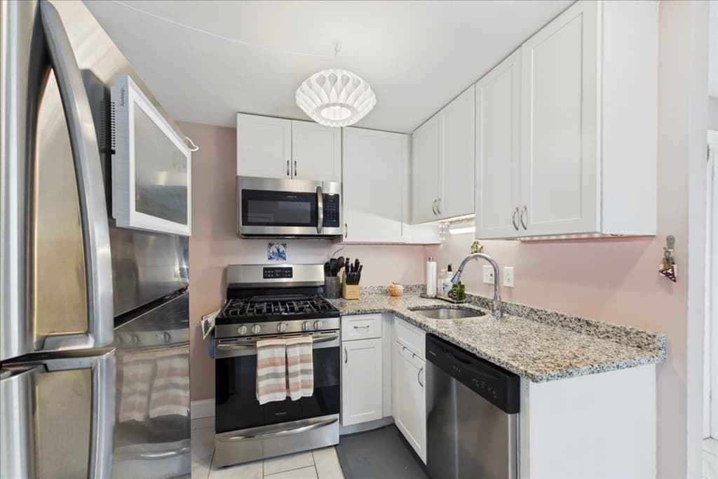 110 Hooper Rd # 110, Dedham MA 02026 photo 10