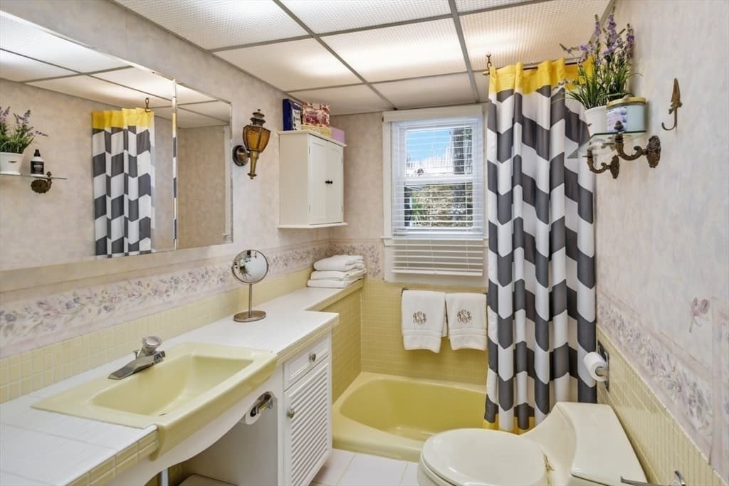 Single Family Residence at 105 Hillside Dr, Barnstable MA 02632, photo 23 of 36