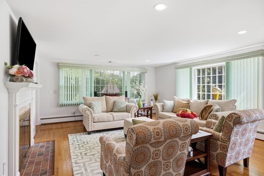 Single Family Residence at 105 Hillside Dr, Barnstable MA 02632, photo 12 of 36