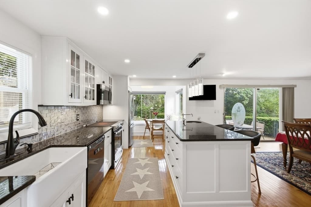 Single Family Residence at 105 Hillside Dr, Barnstable MA 02632, photo 4 of 36