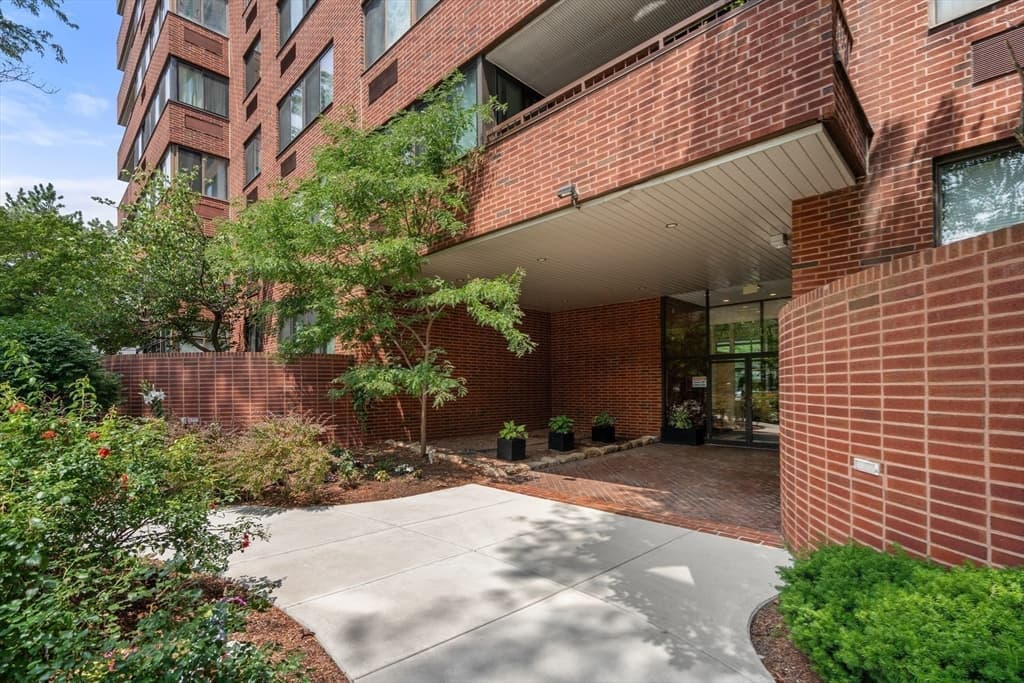 77 Adams St # 1206, Quincy MA 02169 photo 2