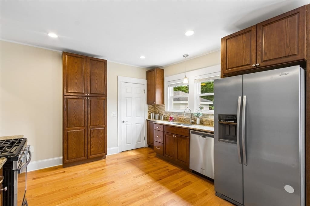 142 S Main St, Sharon MA 02067 photo 11