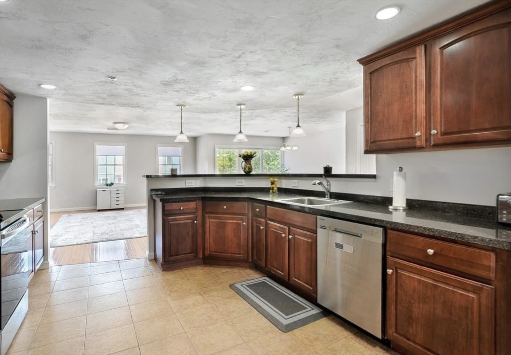 309 Hampton Way # 309, Abington MA 02351 photo 6
