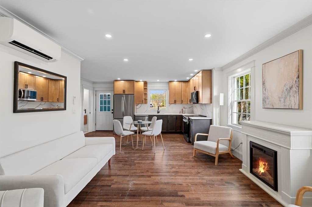2 Railroad Avenue # 1, Rowley MA 01969