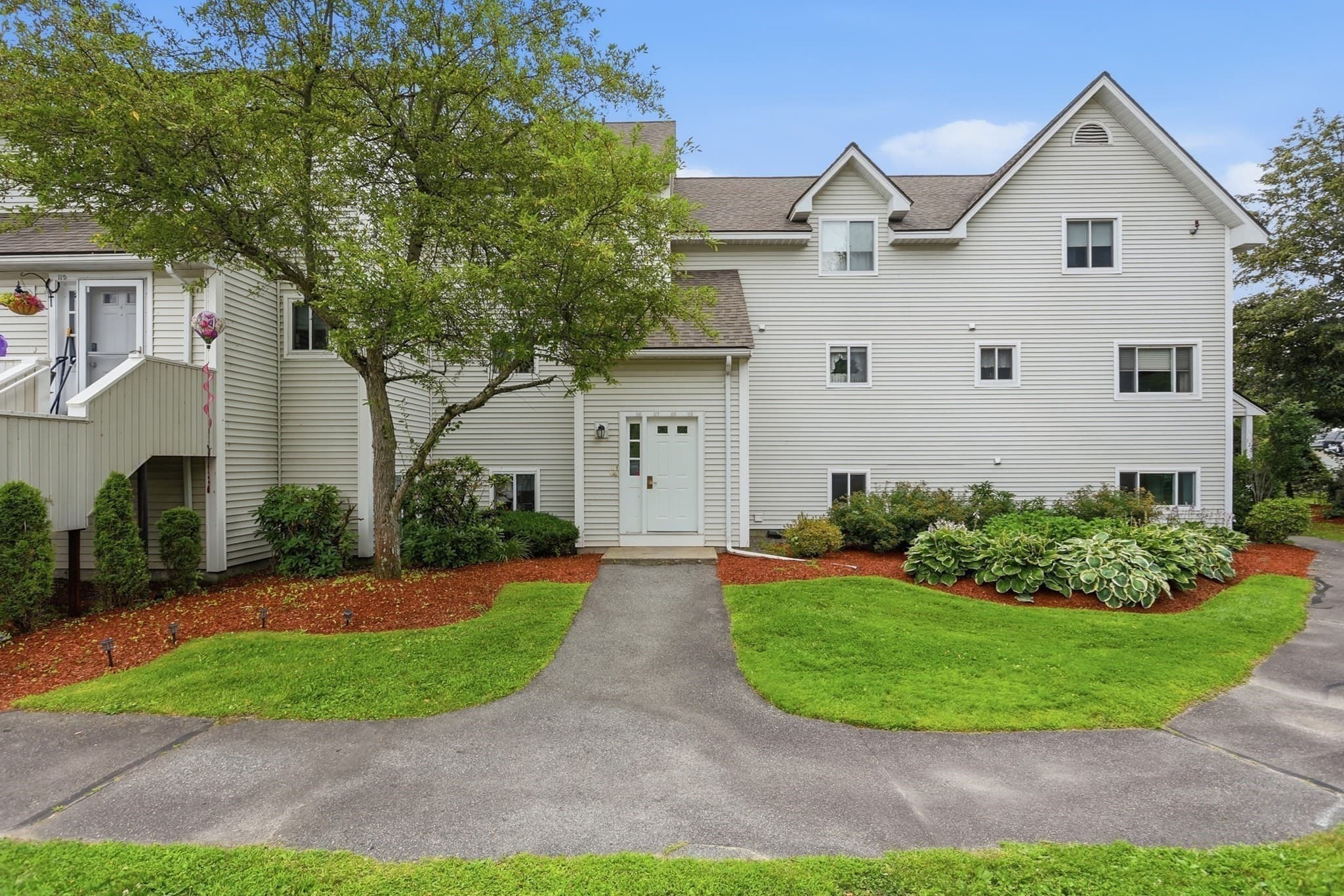 Condominium at 100 Merrimack Avenue # 117, Dracut MA 01844, photo 2 of 23