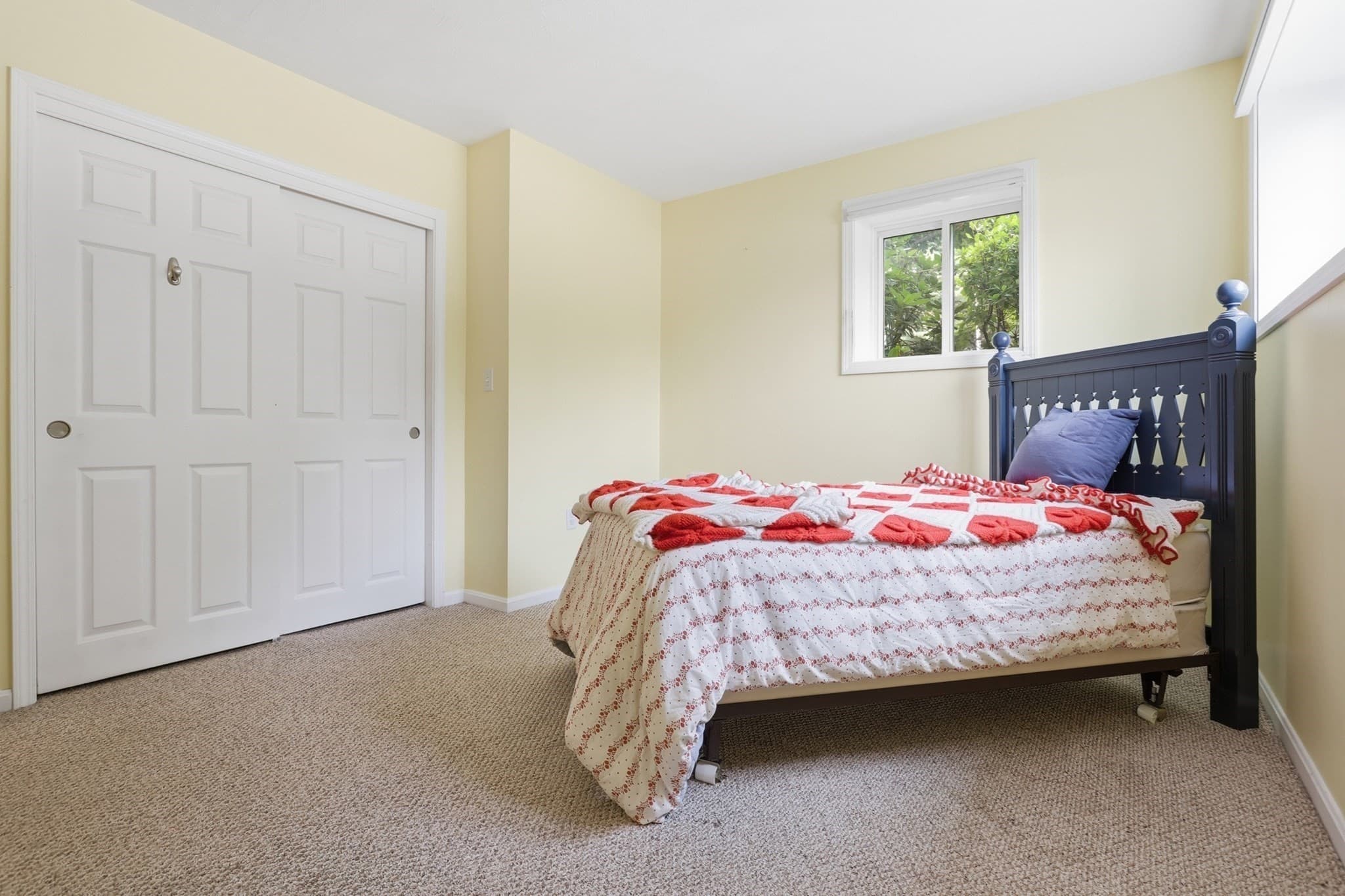 Condominium at 100 Merrimack Avenue # 117, Dracut MA 01844, photo 12 of 23