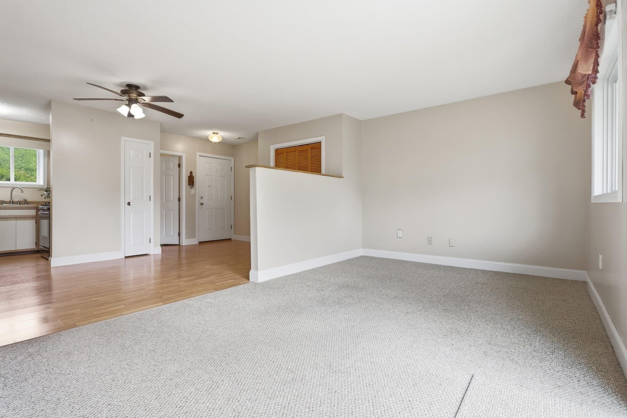 Condominium at 100 Merrimack Avenue # 117, Dracut MA 01844, photo 7 of 23