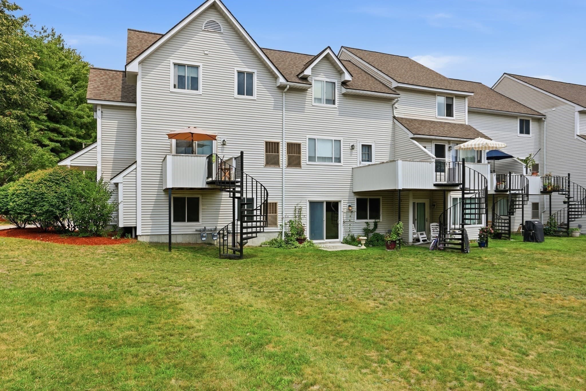 Condominium at 100 Merrimack Avenue # 117, Dracut MA 01844, photo 20 of 23