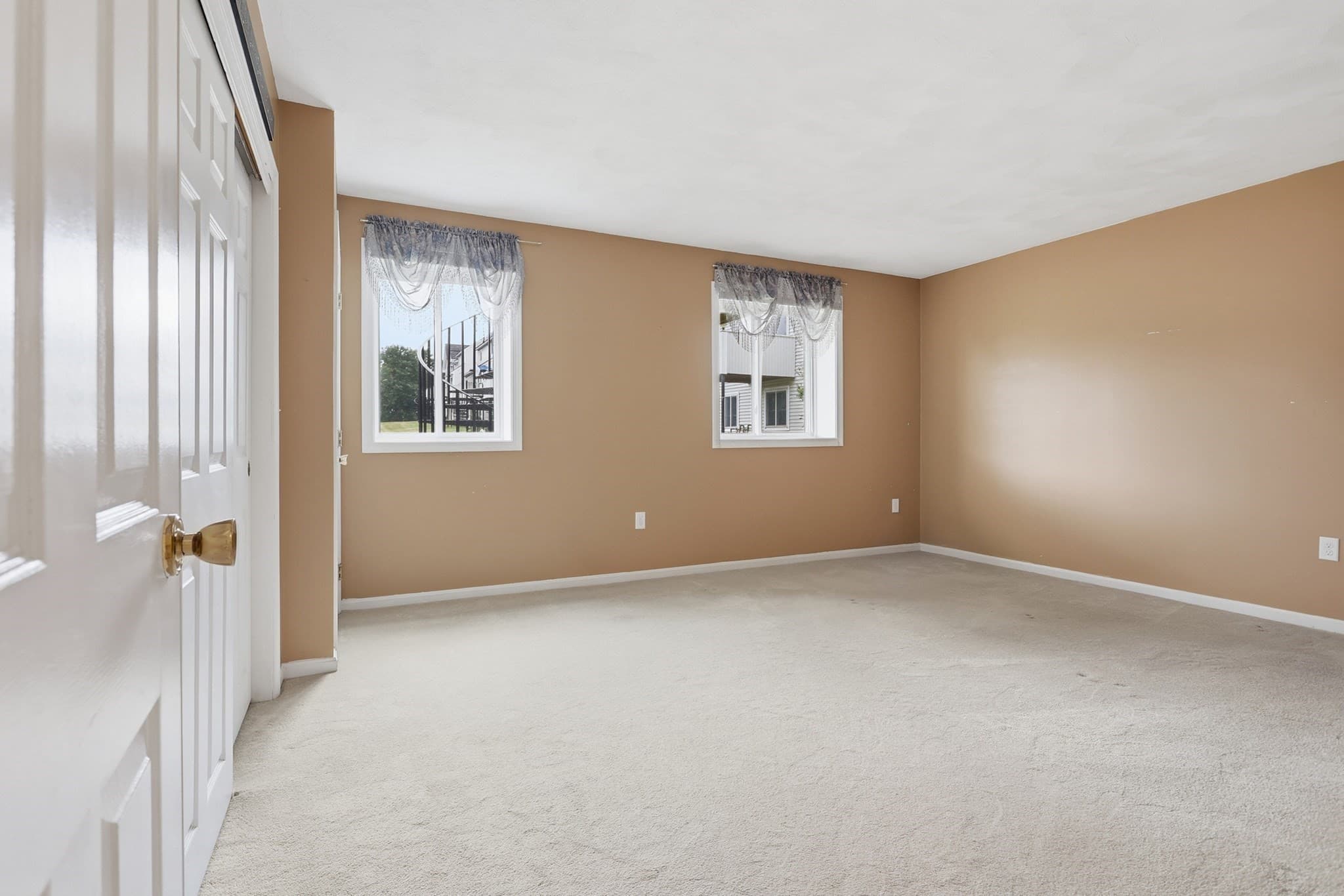 Condominium at 100 Merrimack Avenue # 117, Dracut MA 01844, photo 10 of 23