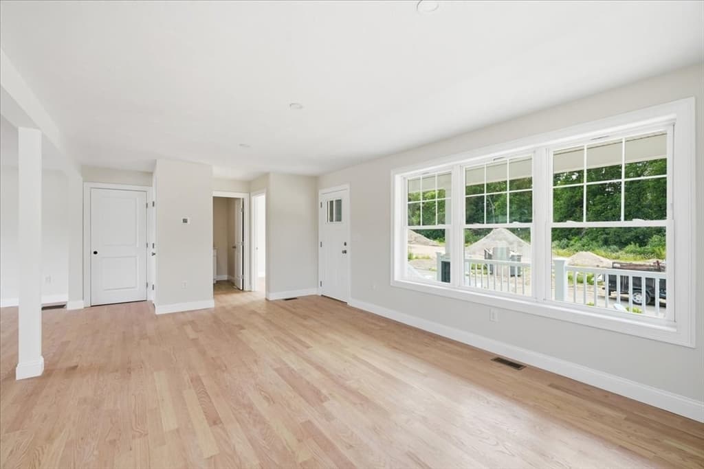 9 Jasmine Way, Bridgewater MA 02324 photo 4