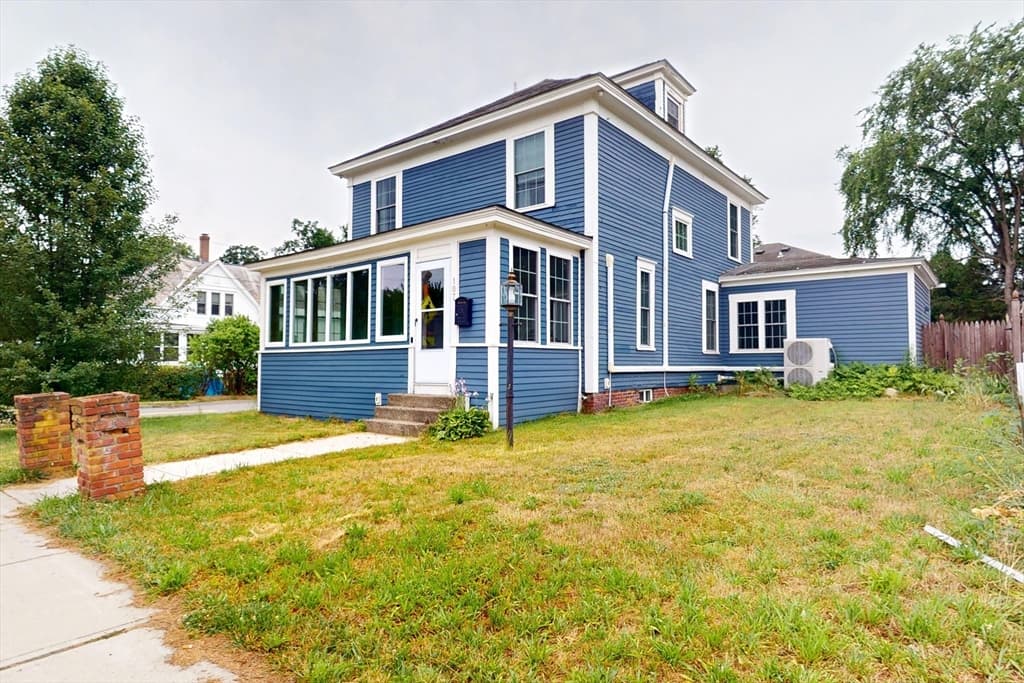 107 E Main St, Ayer MA 01432