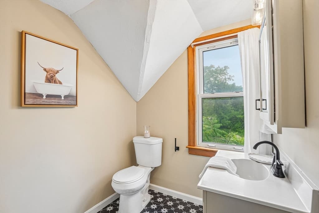 Single Family Residence at 185 West Main St, Millbury MA 01527, Millbury, photo 23 of 32