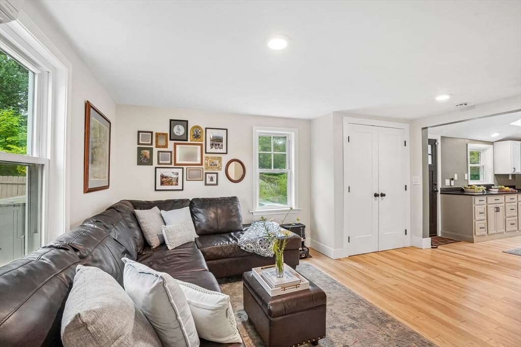 Single Family Residence at 185 West Main St, Millbury MA 01527, Millbury, photo 4 of 32