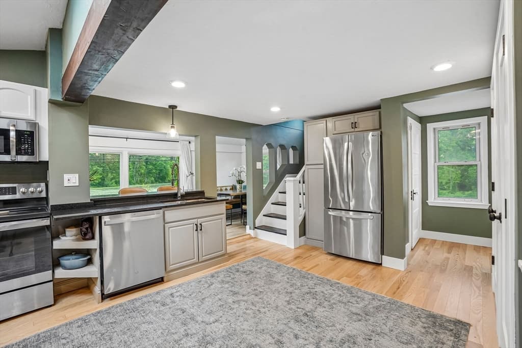 Single Family Residence at 185 West Main St, Millbury MA 01527, Millbury, photo 8 of 32