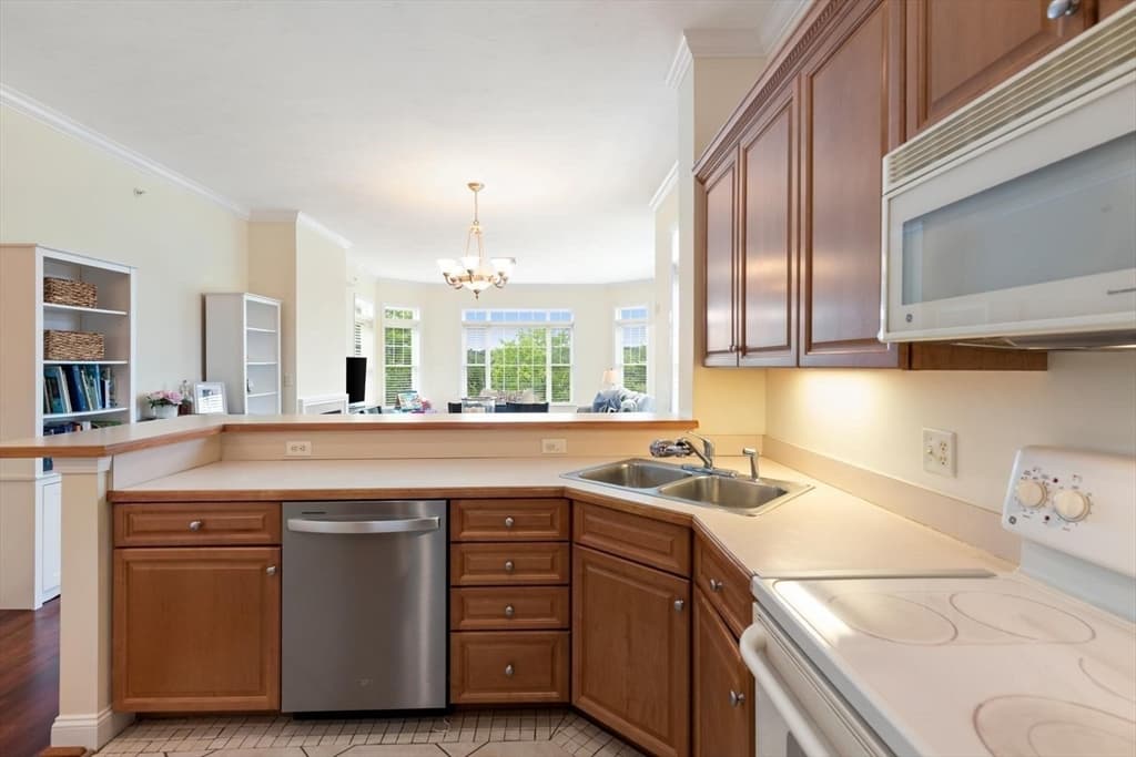 295 Salem St # 98, Woburn MA 01801 photo 8