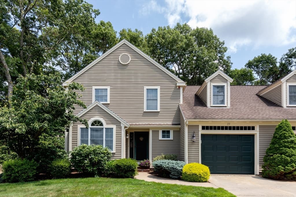 20 Bishops Park # 20, Mashpee MA 02649