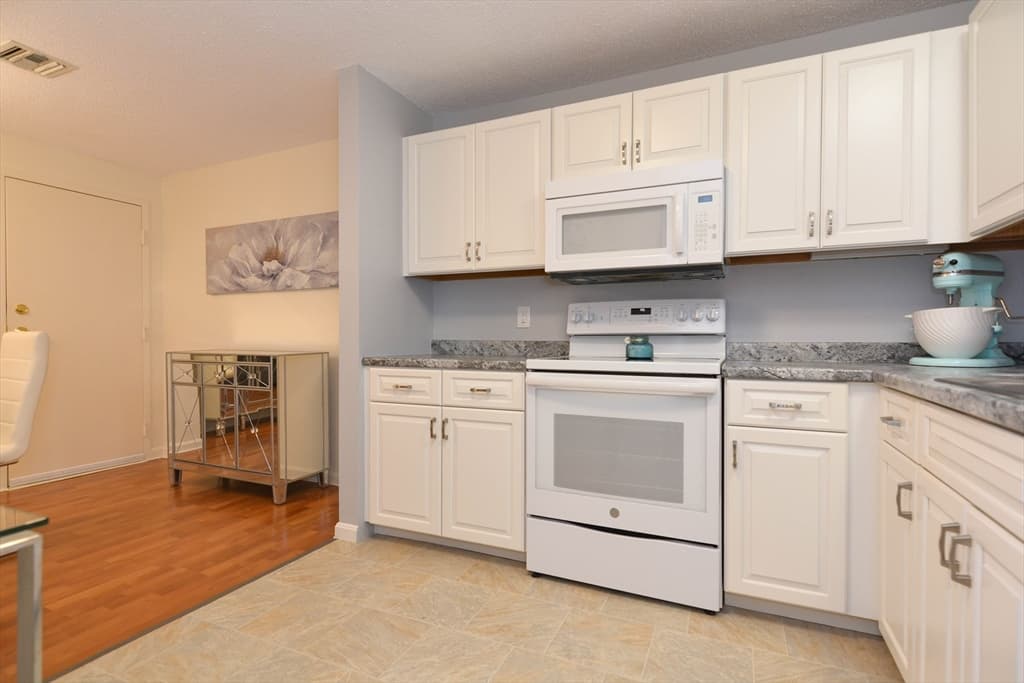 14 Bourbon St. # 31, Peabody MA 01960 photo 11