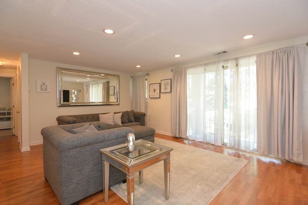 14 Bourbon St. # 31, Peabody MA 01960 photo 4