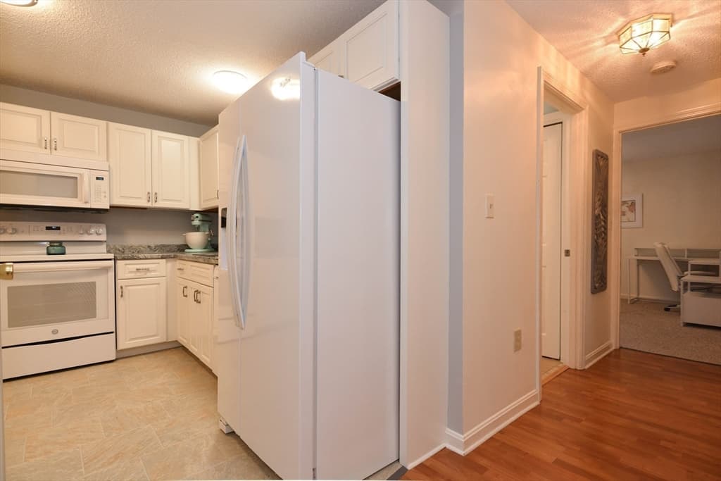 14 Bourbon St. # 31, Peabody MA 01960 photo 8