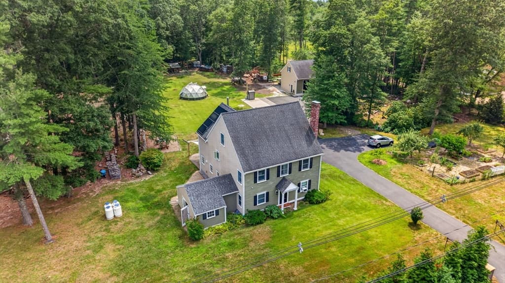 112 Spruce St, Middleboro MA 02346