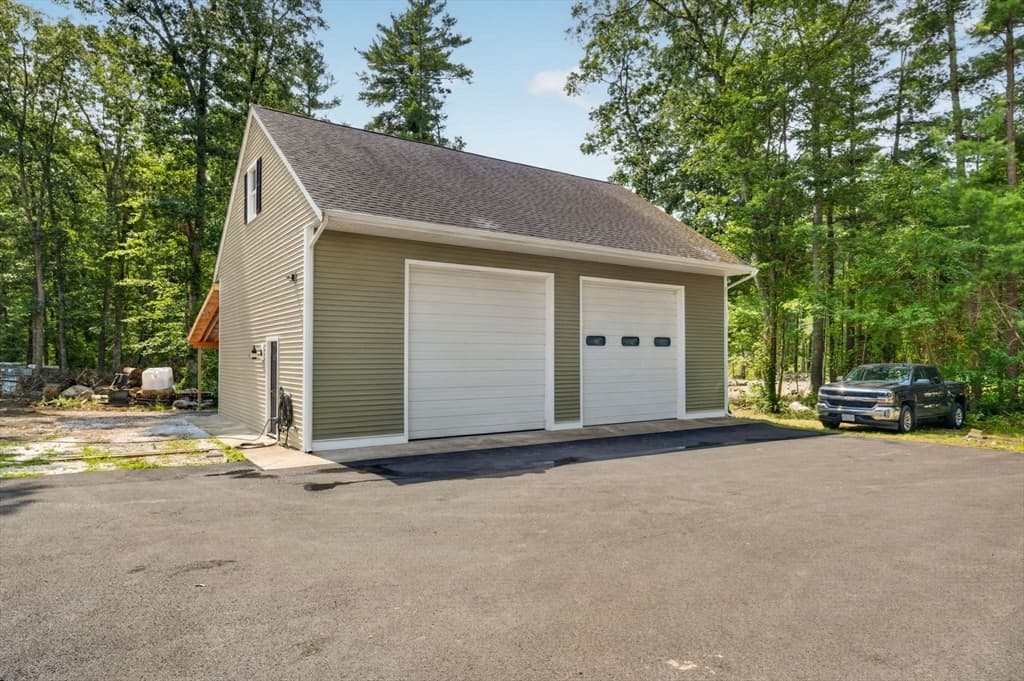 112 Spruce St, Middleboro MA 02346 photo 5