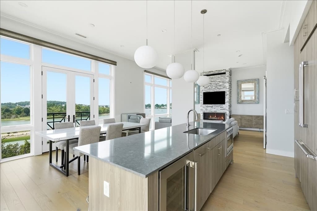 10 Shipyard Dr # 513, Hingham MA 02043