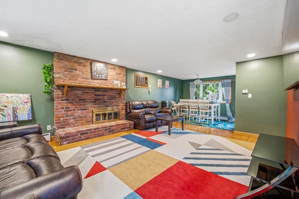 5 Hull Dr, Saugus MA 01906 photo 2