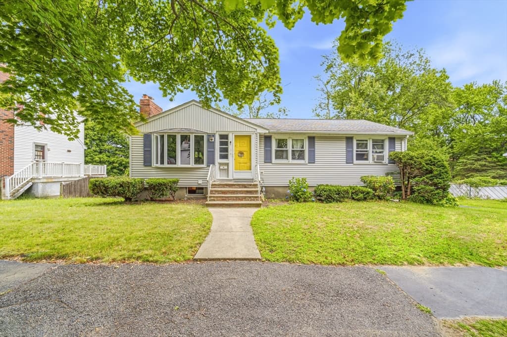 5 Hull Dr, Saugus MA 01906