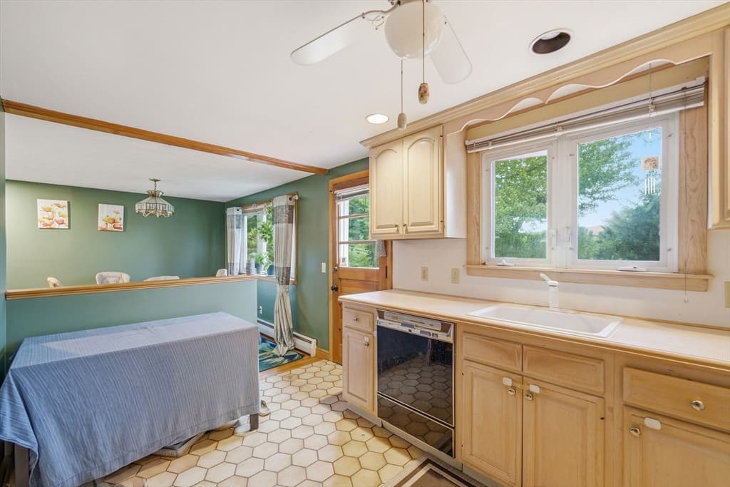 5 Hull Dr, Saugus MA 01906 photo 9